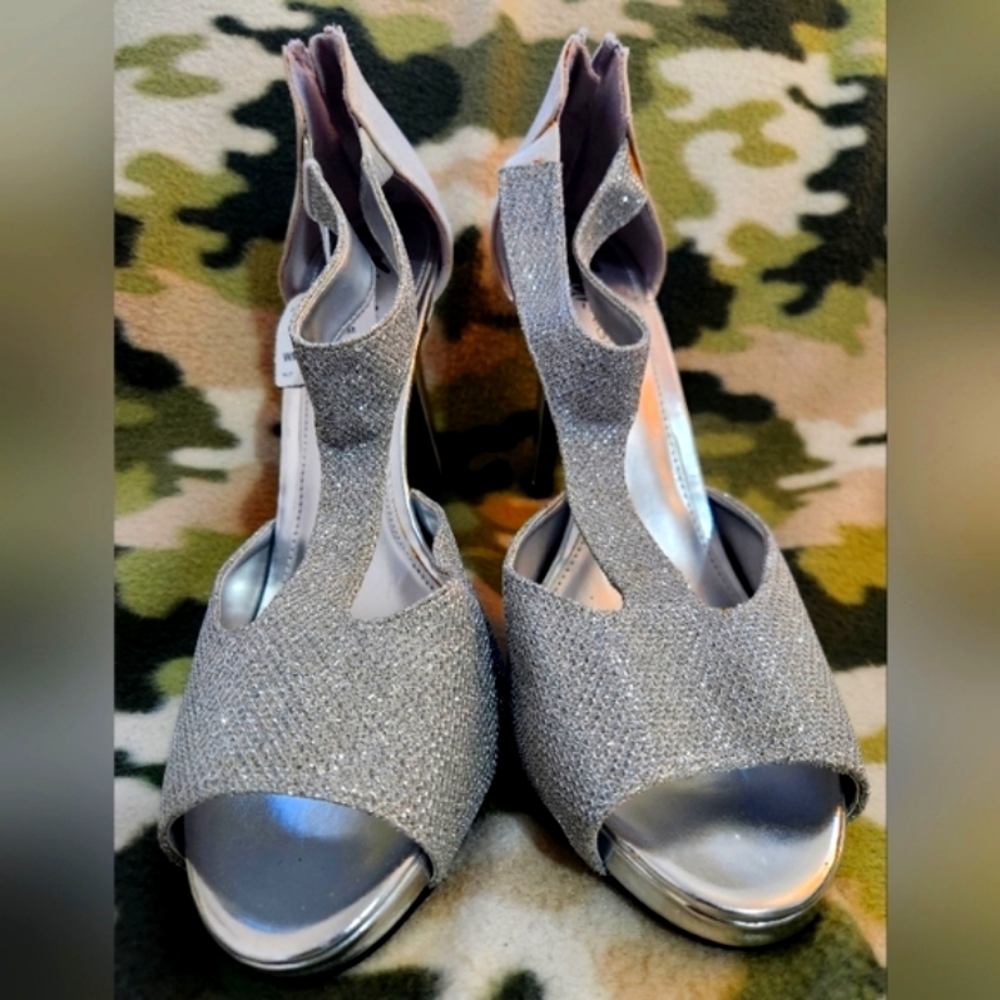 Fioni Night Pumps Silver Heels Size 9